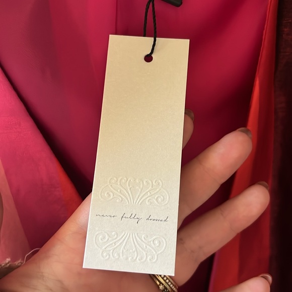 Never Fully Dressed Vest - Picture 3 of 3